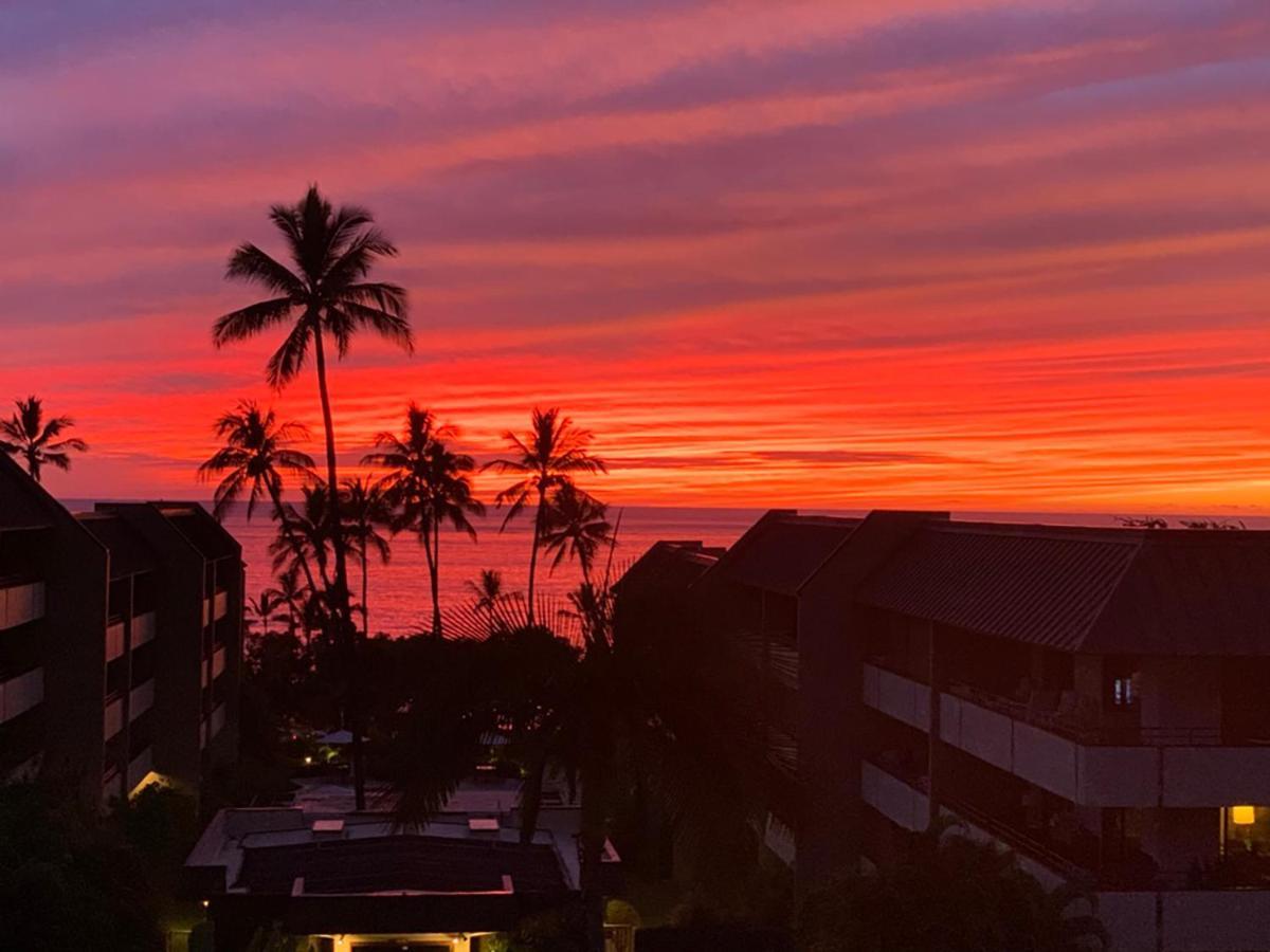 Kona Magic Ali'I - Top Floor Views, Pool, Beach, Sunsets Kailua-Kona Exterior photo